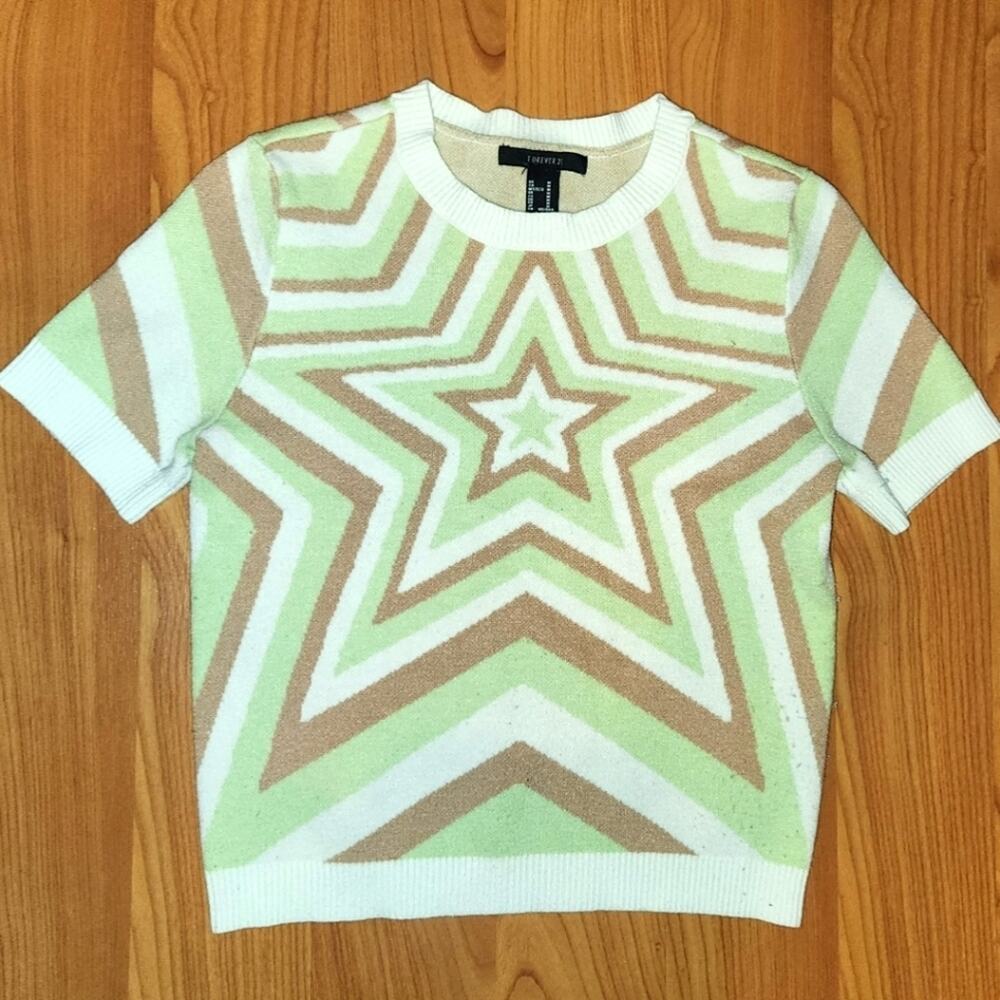 Forever 21 Star Trace Short Sleeve sz M EUC